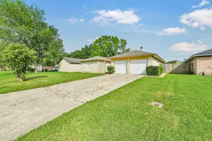 2929 Ocean Way, League City, TX 77573 - Photo 3