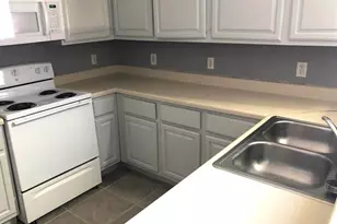 200 Pecan Dr, League City, TX 77573 - Photo 5