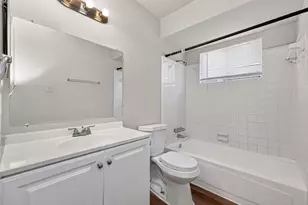 9815 Kerry Glen Ln, Houston, TX 77078 - Photo 19
