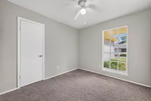 9815 Kerry Glen Ln, Houston, TX 77078 - Photo 17