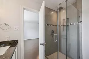 671 N Post Oak Ln, Houston, TX 77024 - Photo 15