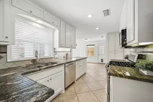 2202 Lazybrook Dr, Houston, TX 77008 - Photo 5