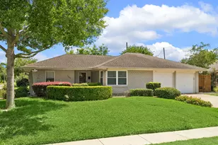 2202 Lazybrook Dr, Houston, TX 77008 - Photo 1