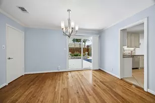 2202 Lazybrook Dr, Houston, TX 77008 - Photo 3