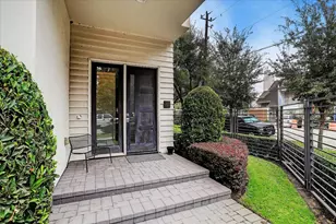 1004 California St, Houston, TX 77006 - Photo 5