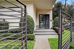 1004 California St, Houston, TX 77006 - Photo 3