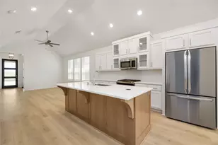 12135 Wild Bnd Dr, Mont Belvieu, TX 77523 - Photo 11