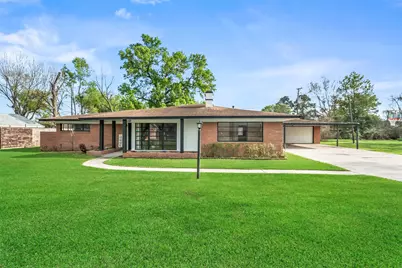 124 Lazy Lane, Baytown, TX 77520 - Photo 1