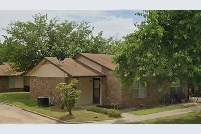 709 W Witt St, Wolfe City, TX 75496 - Photo 3