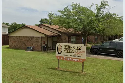 709 W Witt St, Wolfe City, TX 75496 - Photo 5