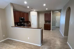 211 Hawks View Dr, La Marque, TX 77568 - Photo 9