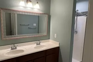 211 Hawks View Dr, La Marque, TX 77568 - Photo 17