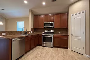 211 Hawks View Dr, La Marque, TX 77568 - Photo 5