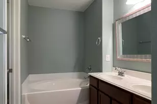 211 Hawks View Dr, La Marque, TX 77568 - Photo 17