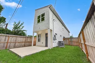 7903 Sunnyhill St, Houston, TX 77088 - Photo 35