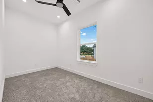 7903 Sunnyhill St, Houston, TX 77088 - Photo 25