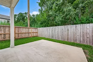 7903 Sunnyhill St, Houston, TX 77088 - Photo 33