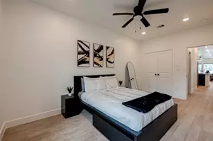 5122 Southwind St, Houston, TX 77033 - Photo 15