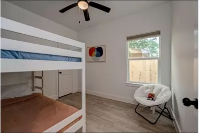 5122 Southwind Street, Houston, TX 77033 - Photo 21