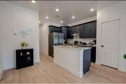 5122 Southwind Street, Houston, TX 77033 - Photo 11