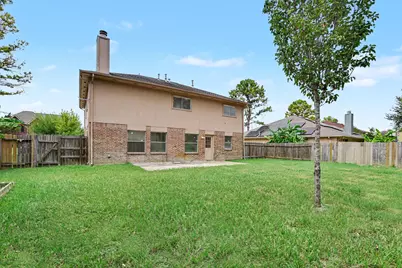 8823 Emerald Heights Lane, Houston, TX 77083 - Photo 31