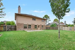 8823 Emerald Heights Ln, Houston, TX 77083 - Photo 31