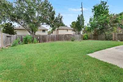 8823 Emerald Heights Lane, Houston, TX 77083 - Photo 29