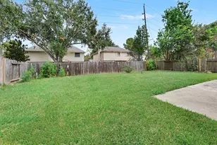 8823 Emerald Heights Ln, Houston, TX 77083 - Photo 29