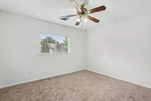 8823 Emerald Heights Ln, Houston, TX 77083 - Photo 25