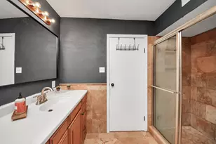 601 E Castle Harbour Dr, Friendswood, TX 77546 - Photo 33