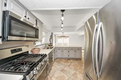 601 E Castle Harbour Drive, Friendswood, TX 77546 - Photo 25