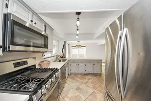 601 E Castle Harbour Dr, Friendswood, TX 77546 - Photo 25