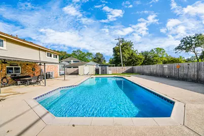 601 E Castle Harbour Drive, Friendswood, TX 77546 - Photo 7