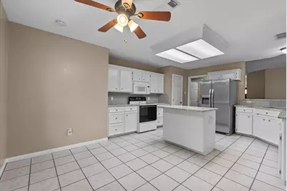 111 Jamestown Avenue, Clute, TX 77531 - Photo 15