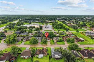 111 Jamestown Ave, Clute, TX 77531 - Photo 33