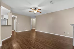 111 Jamestown Ave, Clute, TX 77531 - Photo 7
