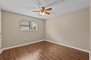 111 Jamestown Ave, Clute, TX 77531 - Photo 25