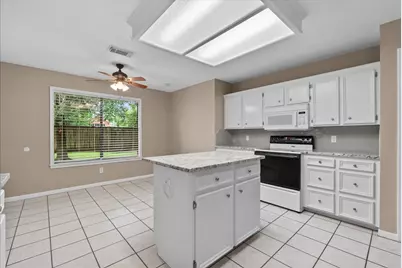 111 Jamestown Avenue, Clute, TX 77531 - Photo 13