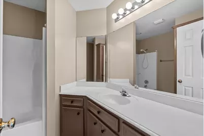 111 Jamestown Avenue, Clute, TX 77531 - Photo 27