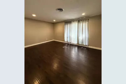 9646 Meadowglen Lane, Houston, TX 77063 - Photo 3