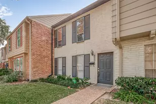 10217 Longmont Dr, Houston, TX 77042 - Photo 3