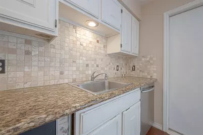 10217 Longmont Drive, Houston, TX 77042 - Photo 17