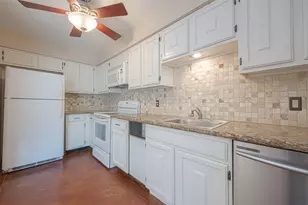 10217 Longmont Dr, Houston, TX 77042 - Photo 15