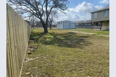 2409 Avenue A, Dickinson, TX 77539 - Photo 3