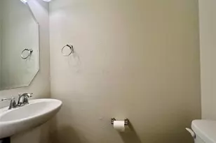 10916 Cannes Memorial Dr, Houston, TX 77043 - Photo 21