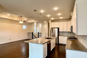 10916 Cannes Memorial Dr, Houston, TX 77043 - Photo 11