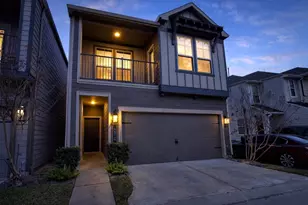 10916 Cannes Memorial Dr, Houston, TX 77043 - Photo 1