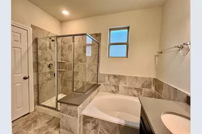 10916 Cannes Memorial Drive, Houston, TX 77043 - Photo 19