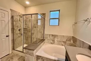 10916 Cannes Memorial Dr, Houston, TX 77043 - Photo 19