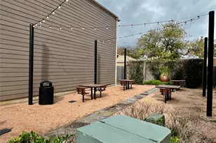 10916 Cannes Memorial Dr, Houston, TX 77043 - Photo 35